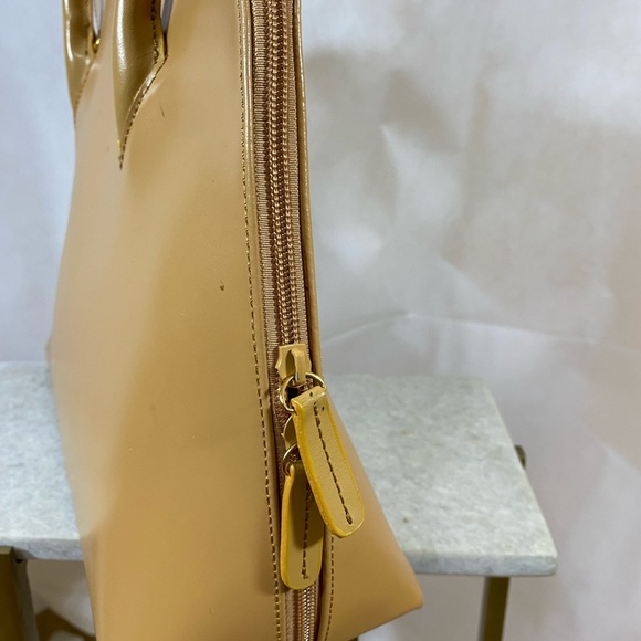 Classy Women’s tan leather purse - Picture 4 of 5